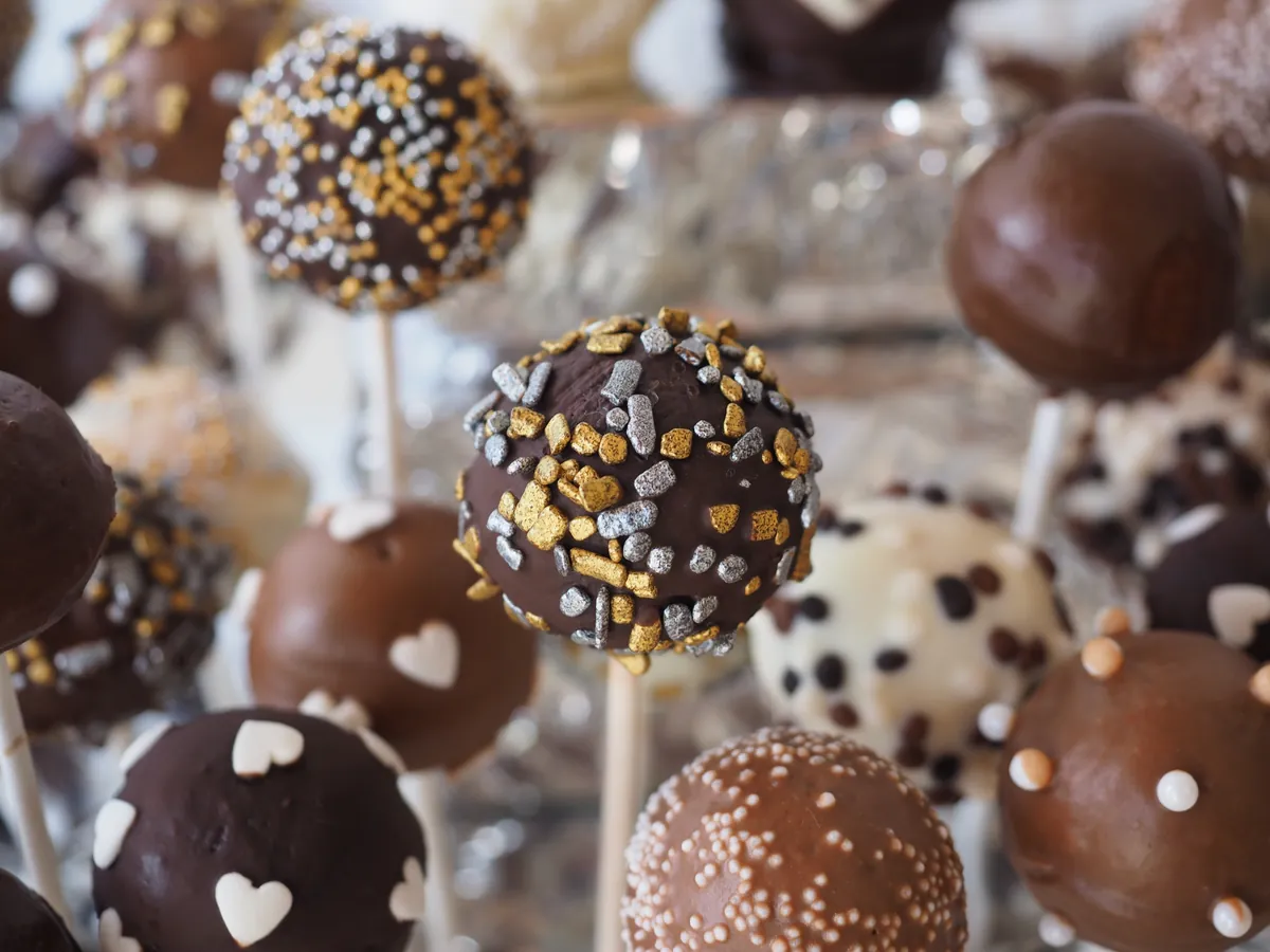 Cake pops bañados en chocolate
